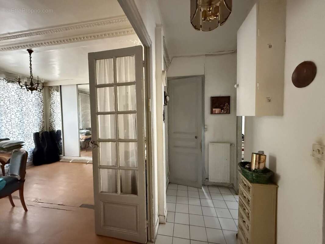 Appartement à PARIS-17E