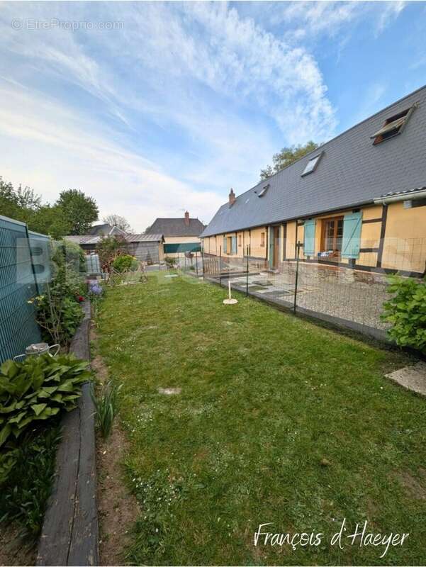 Brunet  (1000 x 774 px) (252 x 252 px) (180 x 180 px)_20250501_213236_0000 - Maison à NEUFCHATEL-EN-BRAY