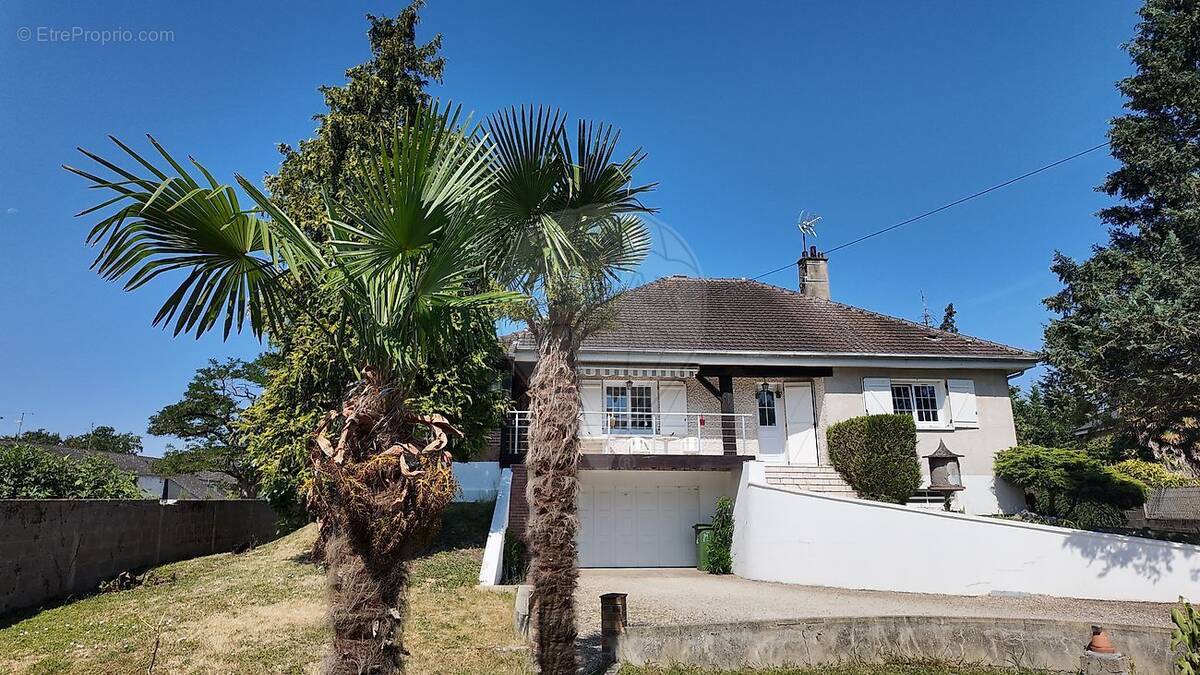 Maison à FLEURY-LES-AUBRAIS