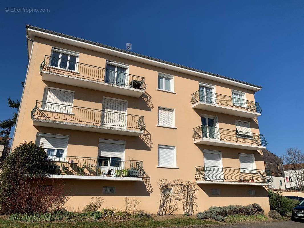 Appartement à LENTILLY