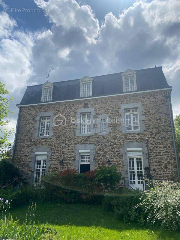 Maison à MAYENNE