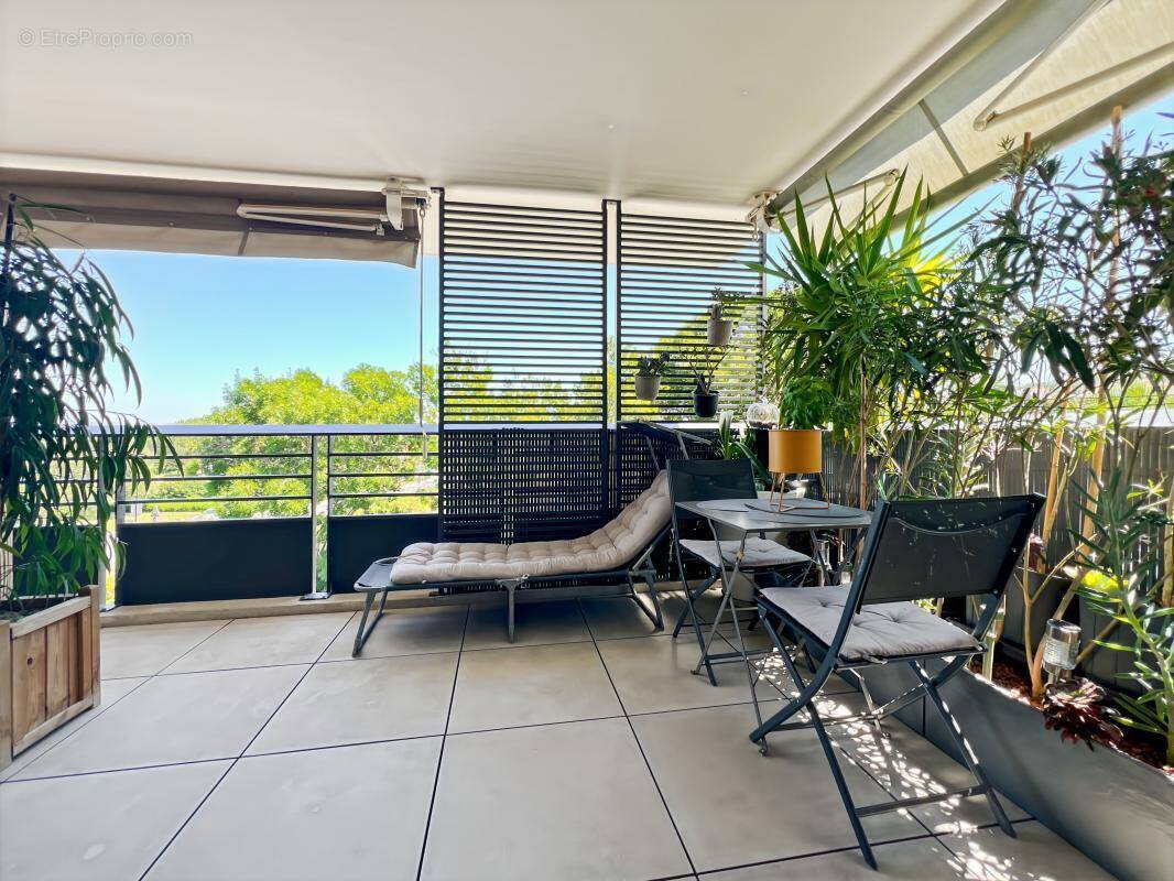 Appartement à ROQUEBRUNE-SUR-ARGENS