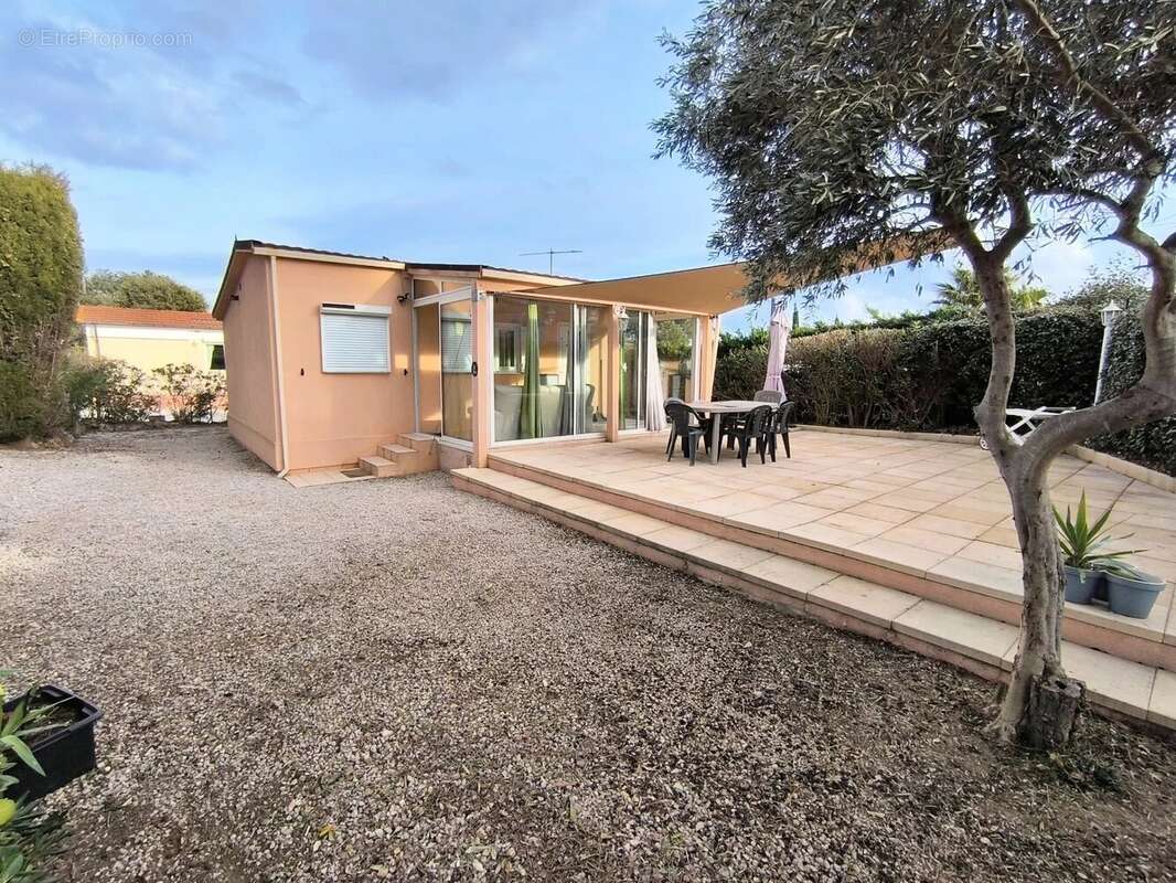 Maison à ROQUEBRUNE-SUR-ARGENS