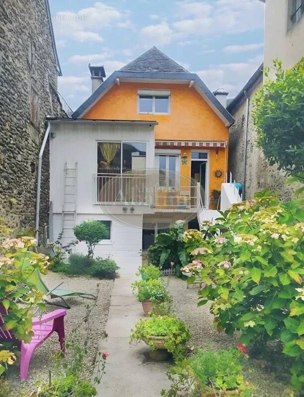 Maison à OLORON-SAINTE-MARIE