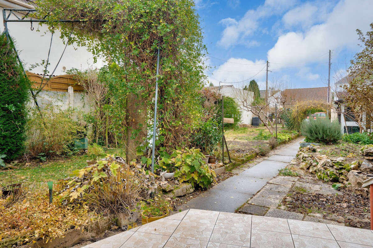 Maison à MORANGIS