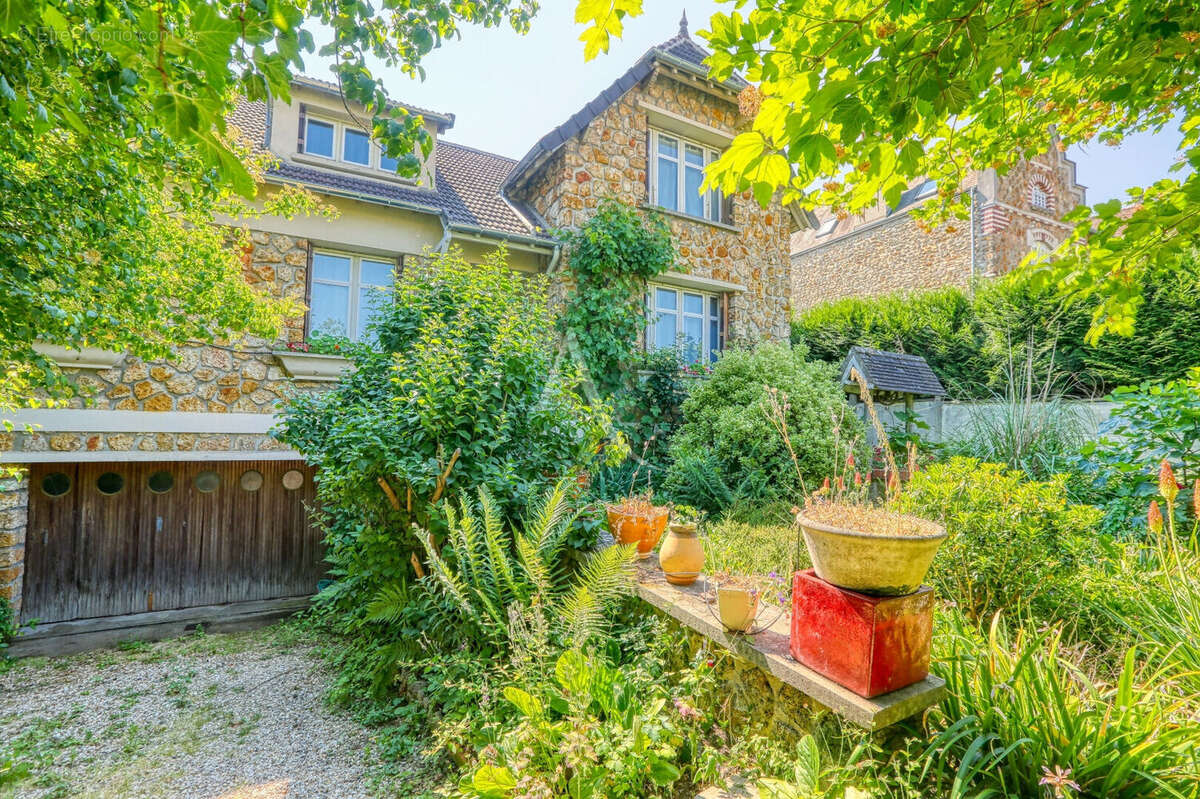 Maison à MEULAN