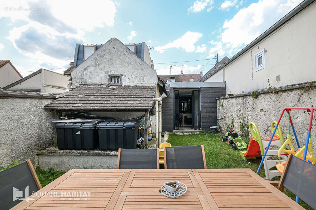 Maison à BLAINVILLE-SUR-ORNE