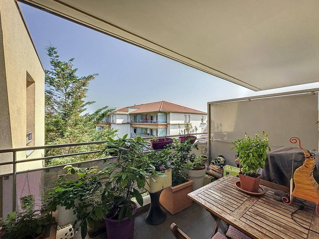Appartement à CRAPONNE