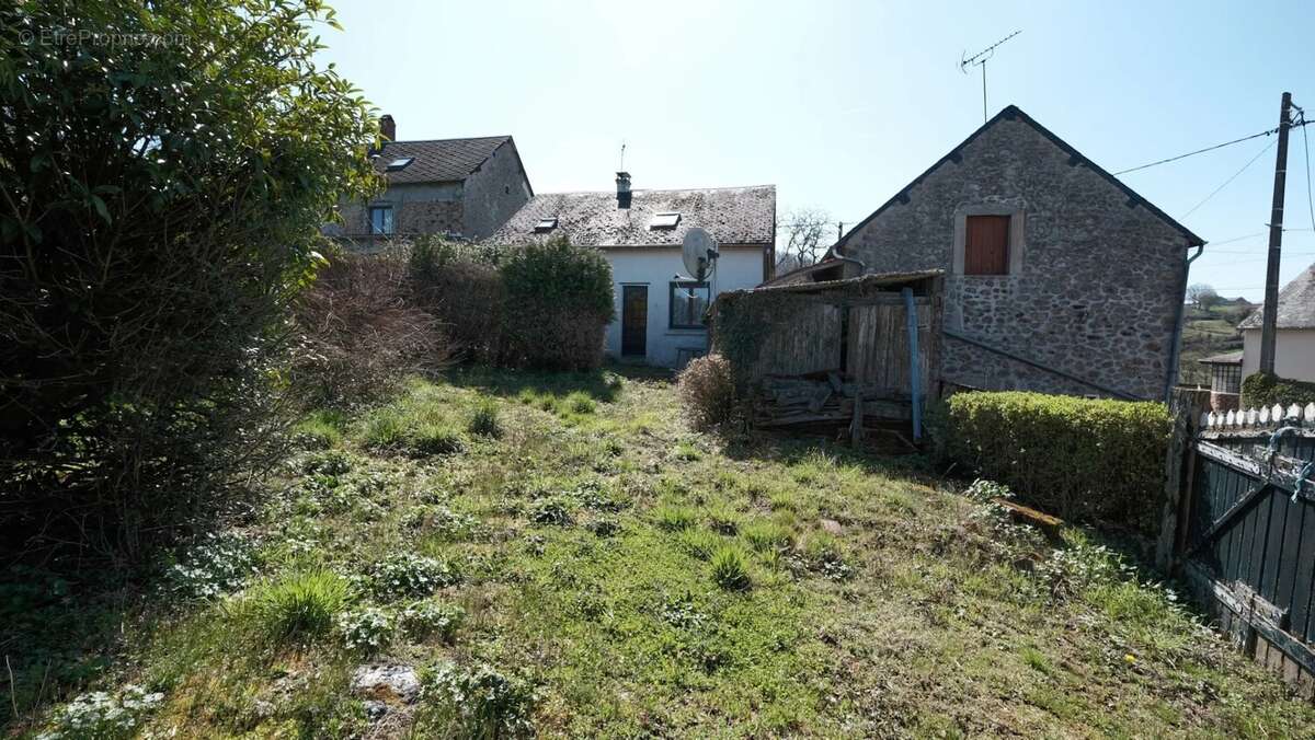 Maison à MONTIGNY-EN-MORVAN