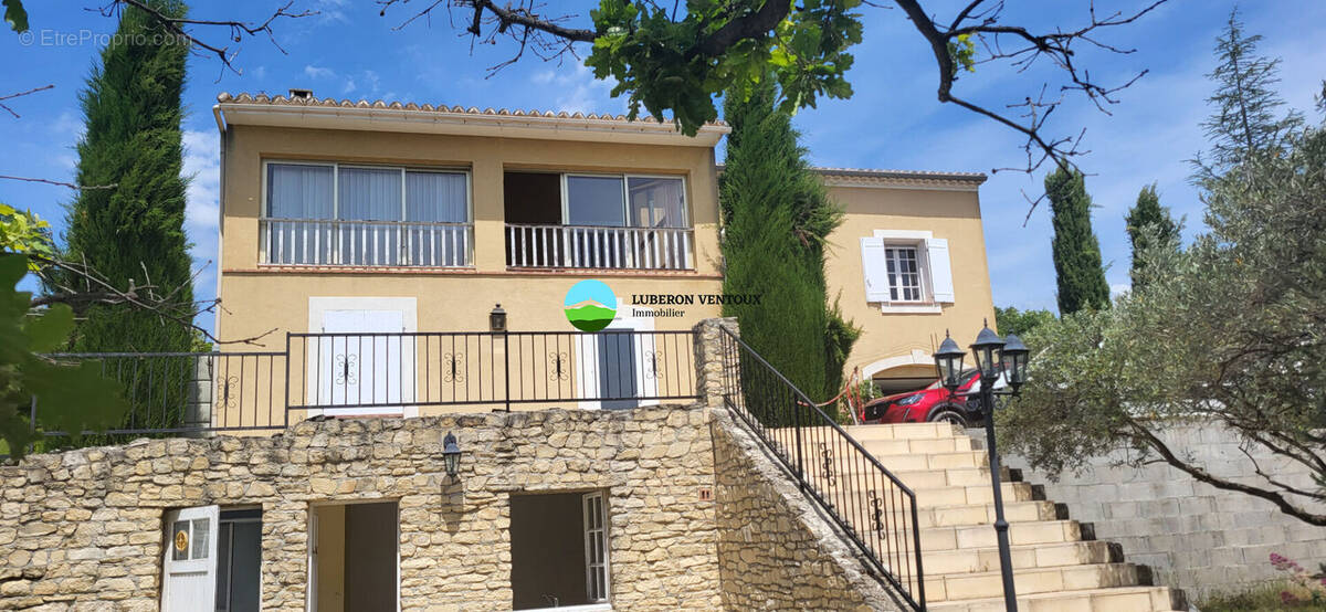 Maison à SAINT-SATURNIN-LES-APT