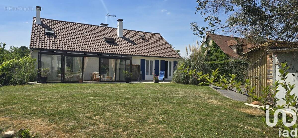 Photo 1 - Maison à VERT-LE-GRAND