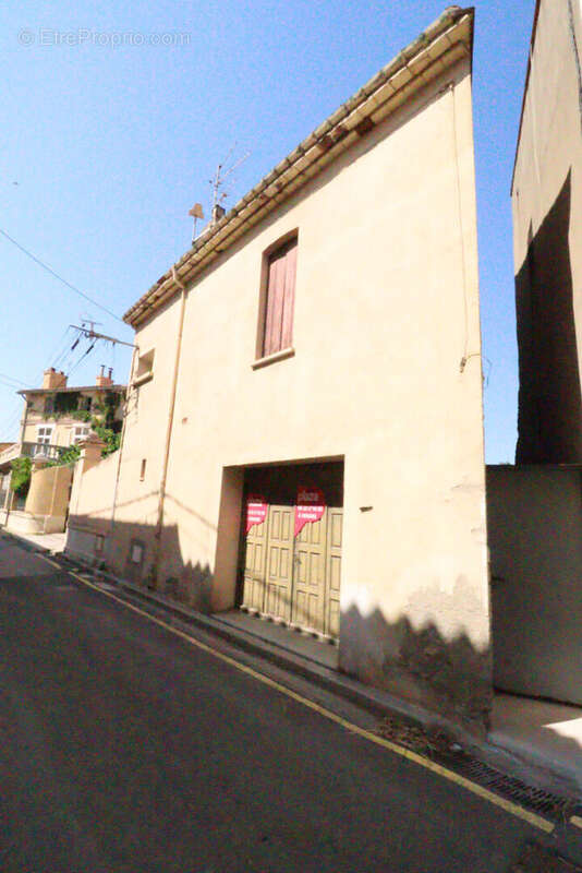 Maison à PEZILLA-LA-RIVIERE
