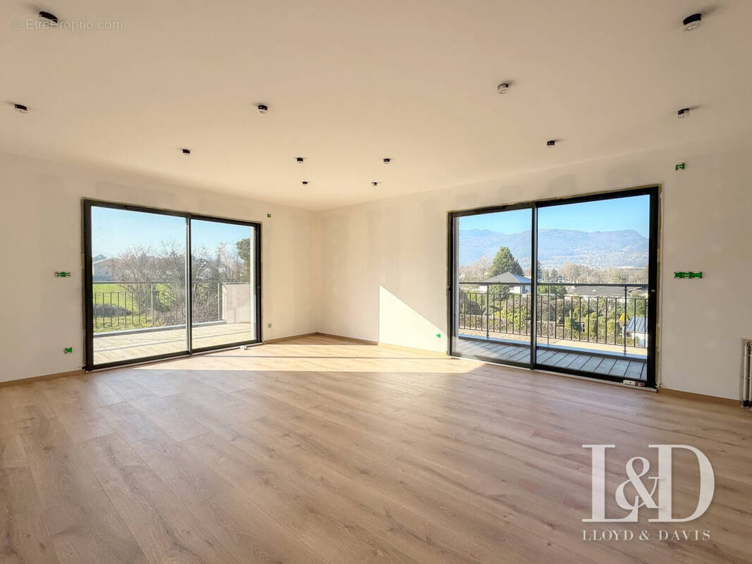 Appartement à CHALLES-LES-EAUX