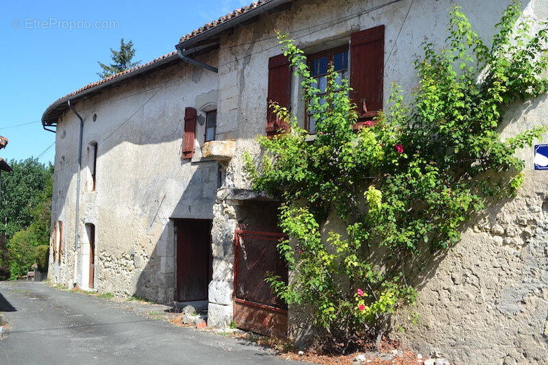 Maison à SAINT-PAUL-LIZONNE
