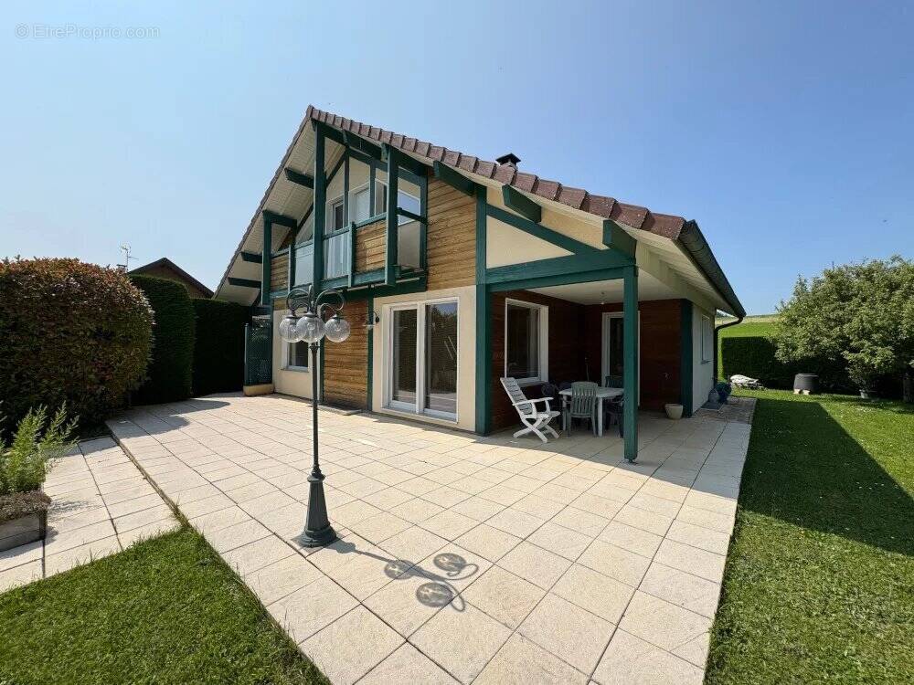 Maison à VINZIER