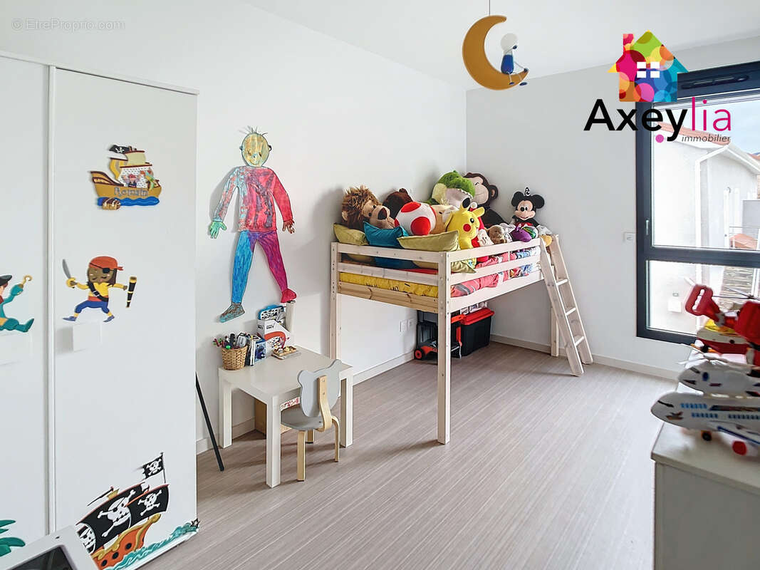 Appartement à RENAISON