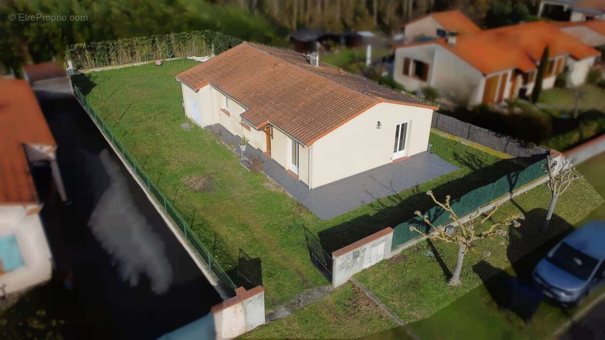 Maison à MAZERES