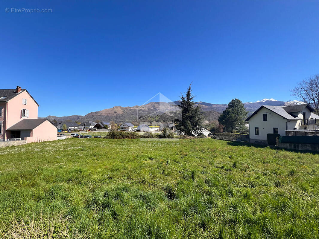 Terrain à AYZAC-OST