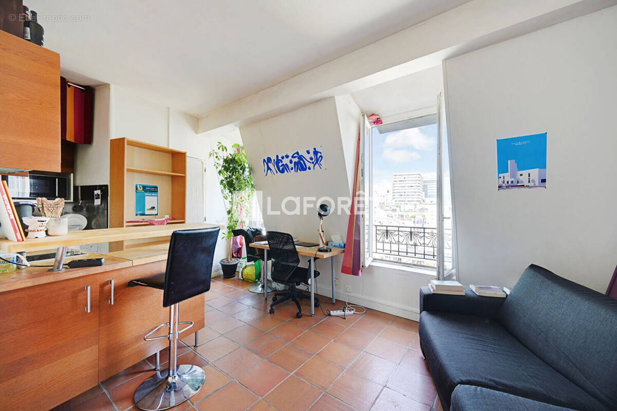 Appartement à PARIS-14E