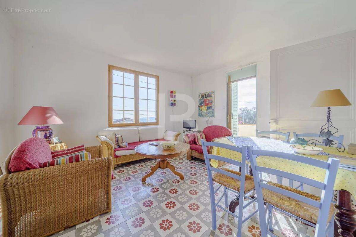 Maison à MOUGINS