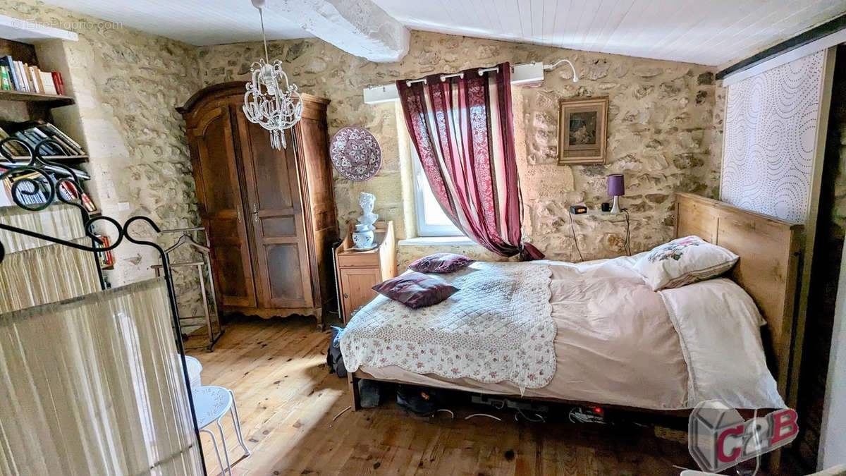 Maison à PORTETS