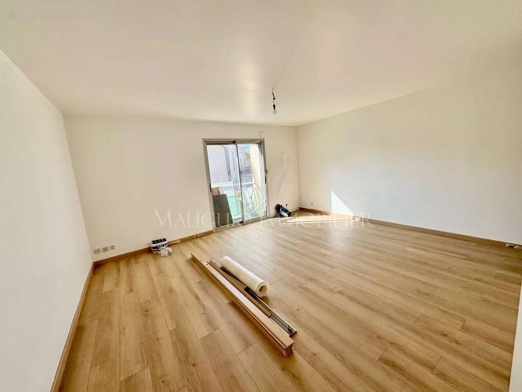 Appartement à MAUGUIO