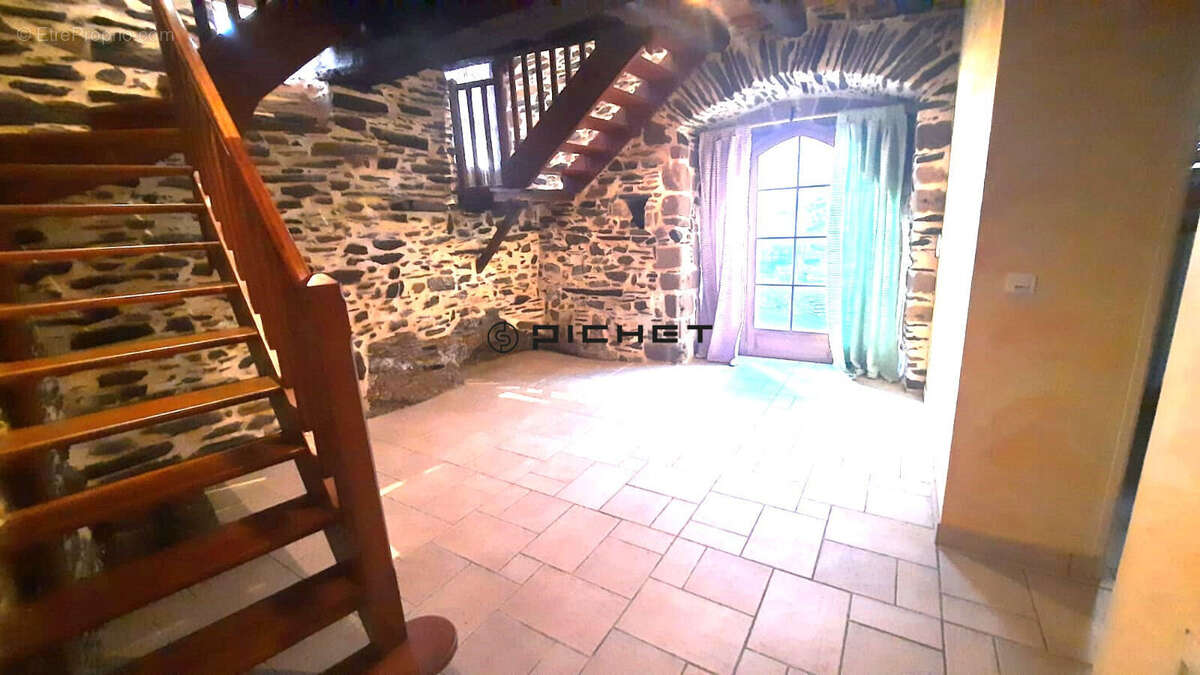 Maison à DONZENAC
