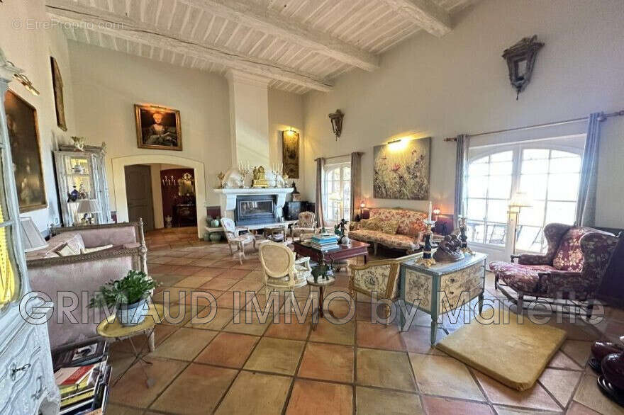 Maison à LA GARDE-FREINET