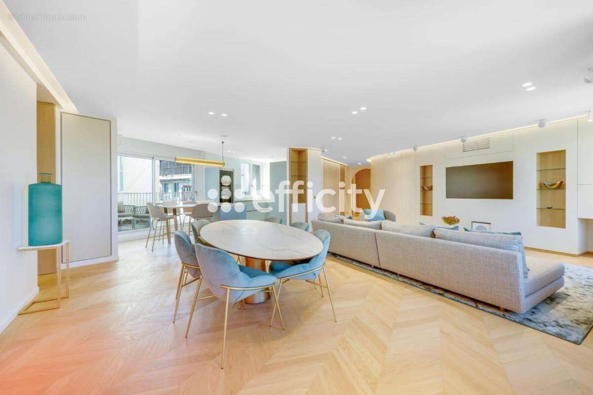 Appartement à PARIS-7E