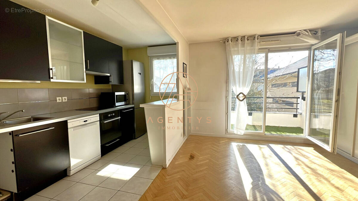 Appartement à LE PLESSIS-TREVISE