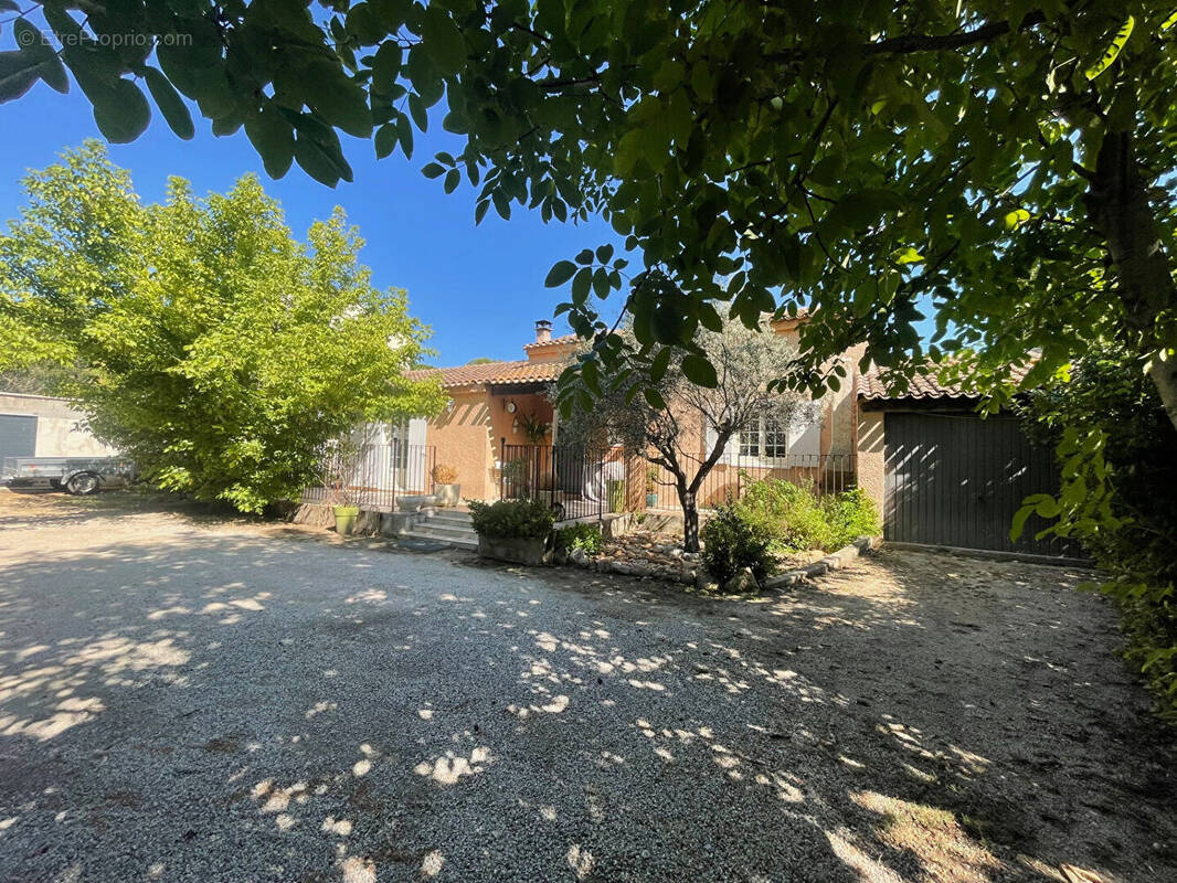 Maison à CHATEAUNEUF-DE-GADAGNE