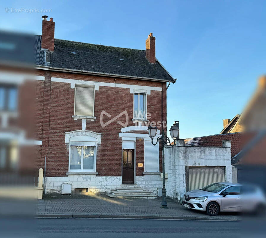 Maison à AVESNES-SUR-HELPE