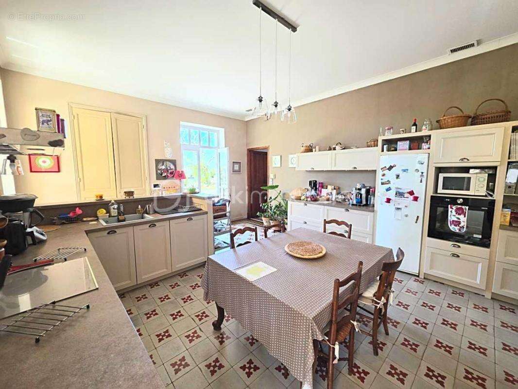 Maison à MONTELIMAR