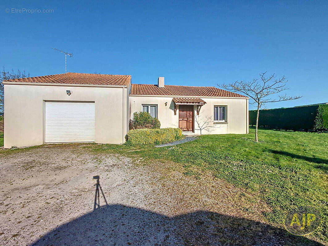 Maison à VIEILLEVIGNE