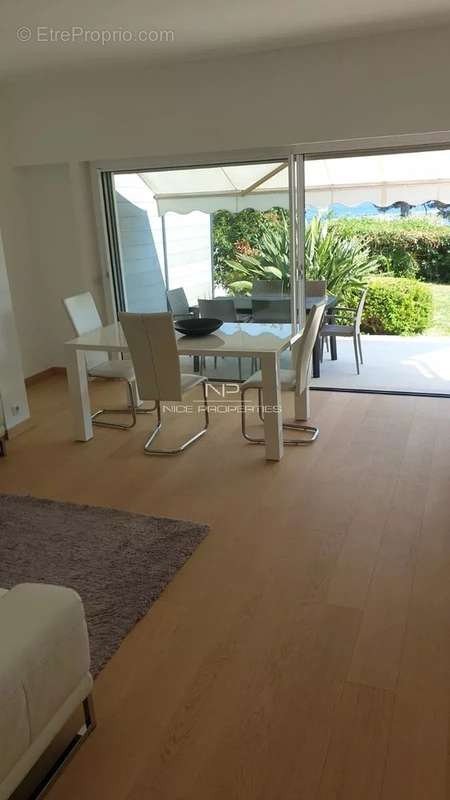 Appartement à EZE