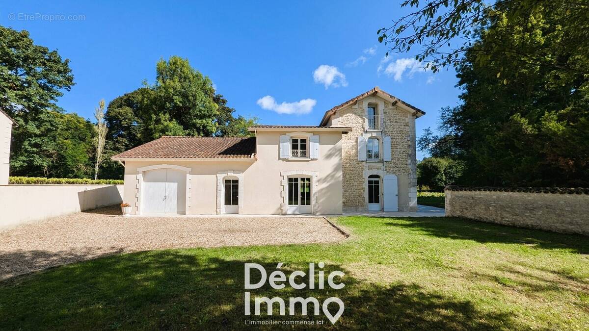 Maison à CHAMPNIERS