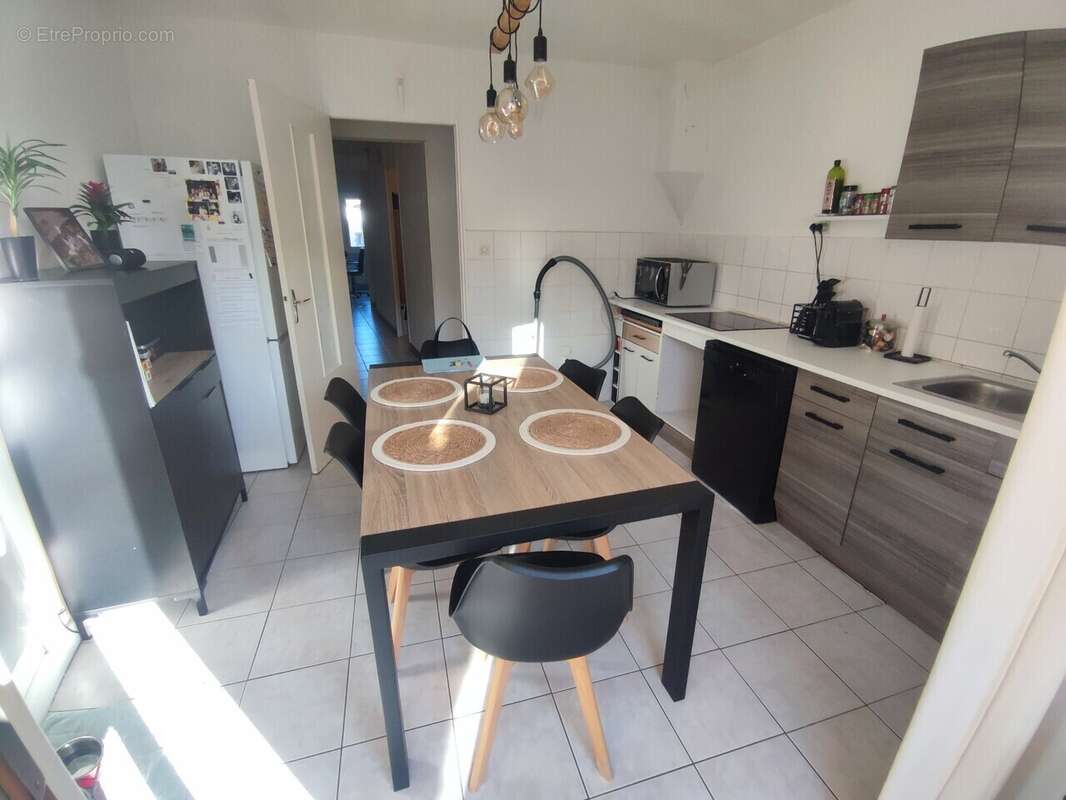 Appartement à SAINT-ANDEOL-LE-CHATEAU