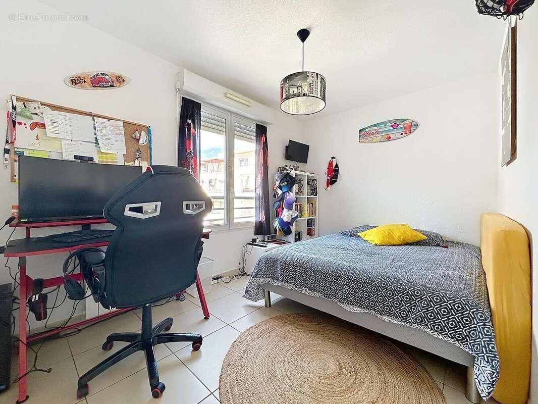 Appartement à SAINT-LAURENT-DU-VAR