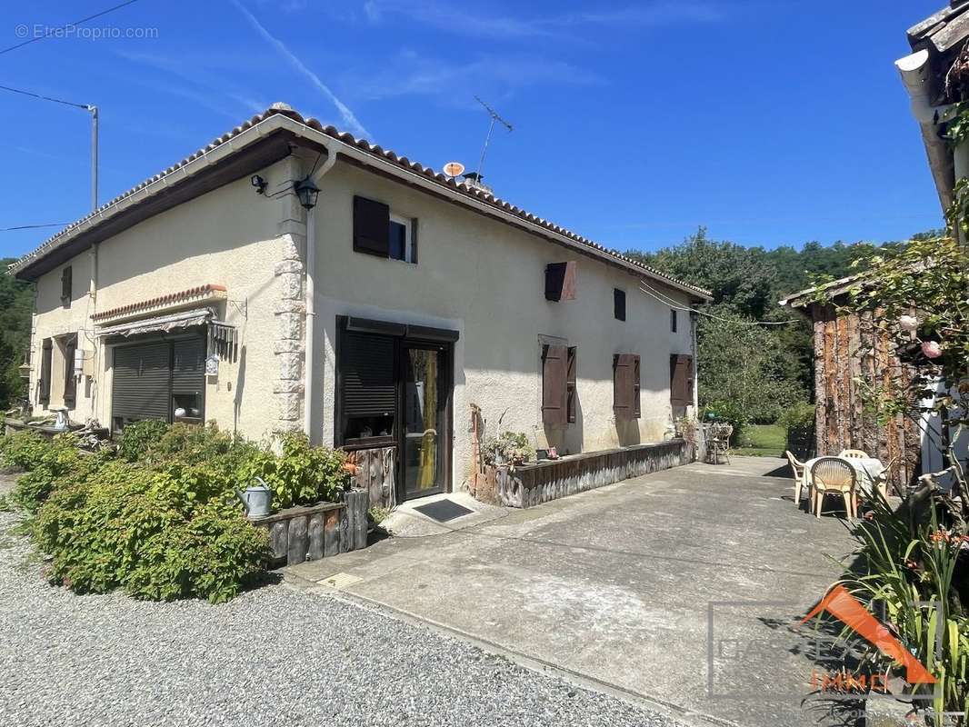 Maison à SAINT-MARTORY