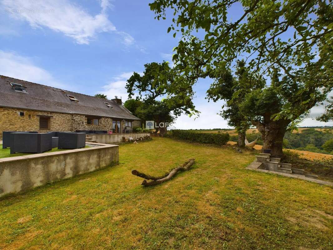 Maison à PLONEVEZ-DU-FAOU