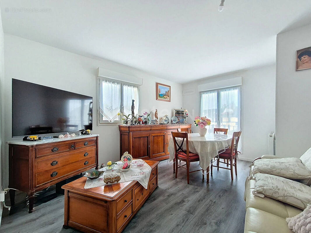Appartement à LAMORLAYE