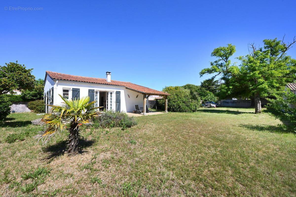 Maison à LA COUARDE-SUR-MER