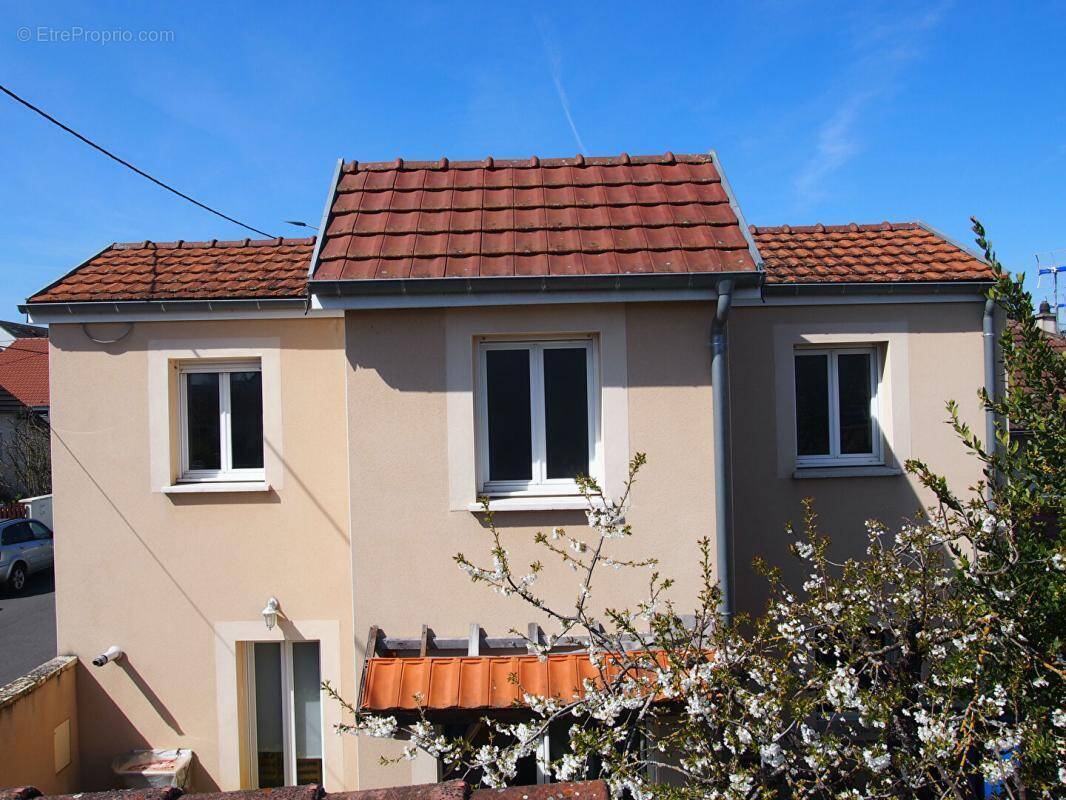 Maison à CHENOVE