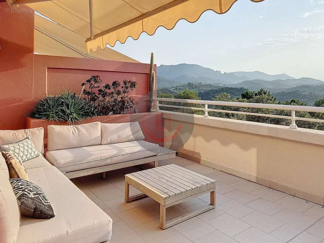 Appartement à MANDELIEU-LA-NAPOULE