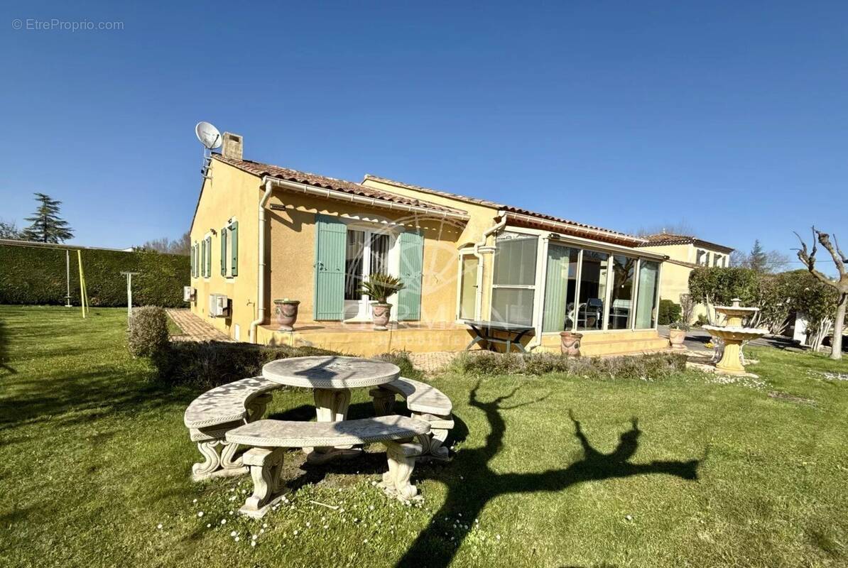 Maison à L&#039;ISLE-SUR-LA-SORGUE