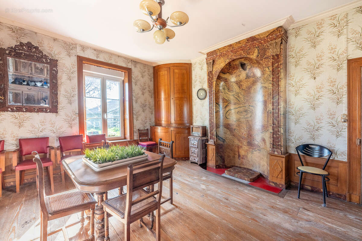 Maison à DOMPAIRE