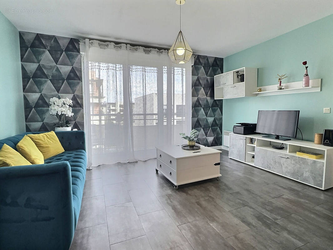 Appartement à COMBS-LA-VILLE