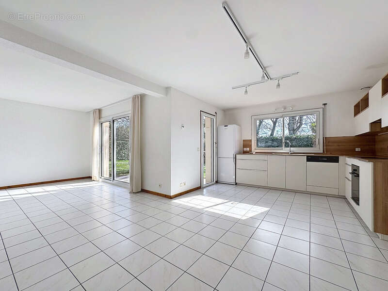 Maison à ORNEX