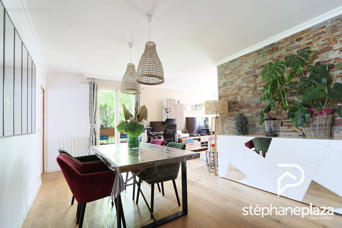 Appartement à L&#039;HAY-LES-ROSES