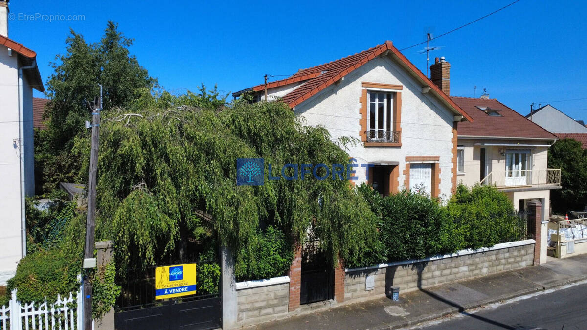 Maison à SAVIGNY-SUR-ORGE